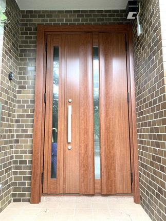 玄関ドア（交換後）