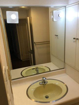 施工前（洗面化粧台）