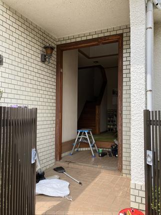 既存のドア撤去完了後の画像