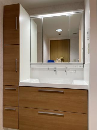 幅を広げて、脇に収納を！