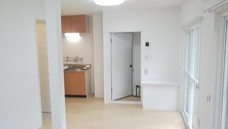 狭く暗いﾘﾋﾞﾝｸﾞを解放的な空間へ