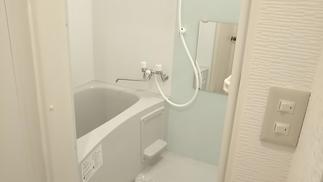 狭く劣化の激しい桝風呂から明るく温かみのあるﾕﾆｯﾄﾊﾞｽへ