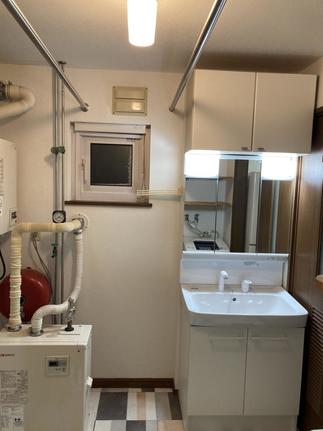 古くなった内装と化粧台を綺麗に