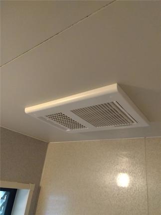 浴室換気暖房乾燥機