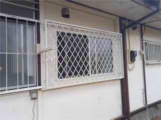 リプラス枠付ヒシクロス面格子