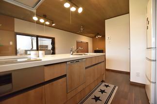 最新水回り設備を搭載！ママの見方の広々キッチン！