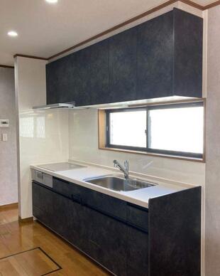 福岡市Y様邸｜キッチンリフォーム＆リビングクロス張替え