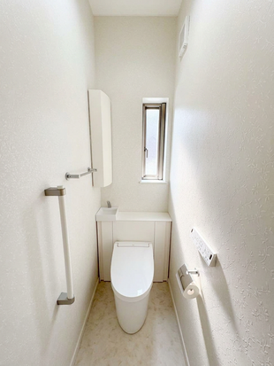 福岡市西区N様邸｜1階と2階のトイレをまとめて交換。タンクはキャビネットの中へ
