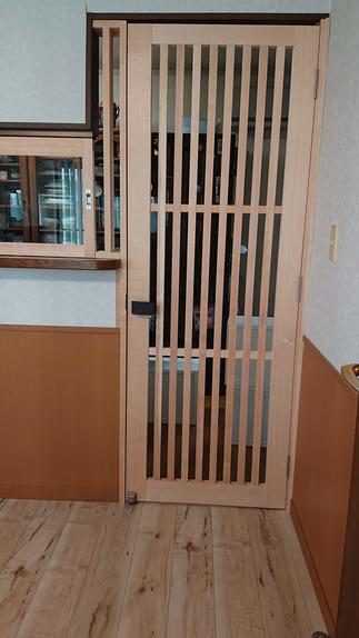 縦格子ドア