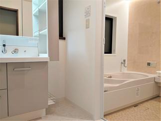 LIXILの洗面化粧台【ピアラ】