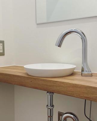 抗菌仕様カウンターとタッチレス水栓で手洗いがより衛生的に