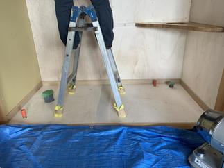 工事中（壁・床補強、配管立ち上げ）