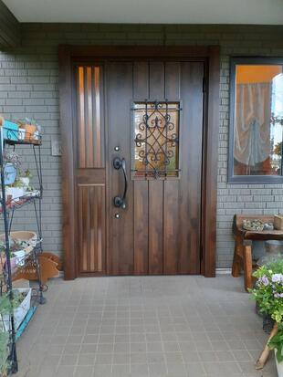 玄関と勝手口の交換工事を行いました！（LIXILリシェント製品）【真岡市】