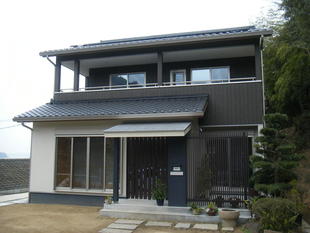 倉敷市新築 「桜の無垢のフローリングを使用し、落ち着いたやさしい感じのお家」