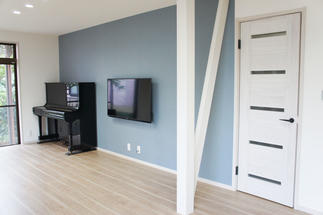 アクセントクロス×壁掛けTV