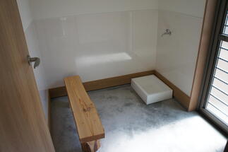 梁はベンチにも！