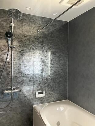 オーバーヘッドシャワーで叶える上質なバス空間