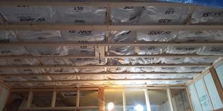 施工中写真（断熱材の充填）