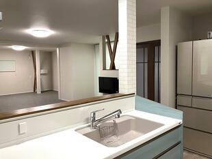 ペットも安心フロアリフォーム【LDK、玄関】