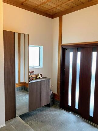 玄関（工事後）