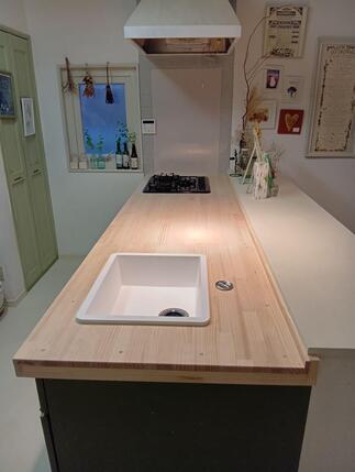 施工中③　カウンターセット