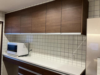 タイル貼り後（カップボード周り）