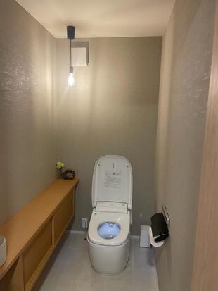 人と暮らしにゆとりを。トイレの取り替えならサティスX！