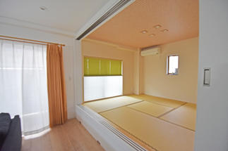 リビングにある小上がりの和室