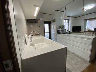 明るく開放的なキッチンへ