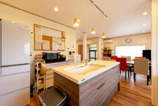 キッチンから子供たちの顔が見える！