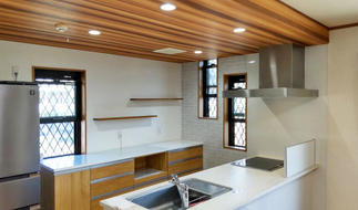 見栄えを重視したデザイン性のキッチンリフォーム