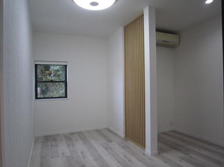 キッチン空間から主寝室へ