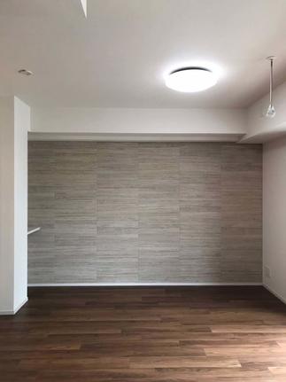 広々とした開放感あるリビングへ