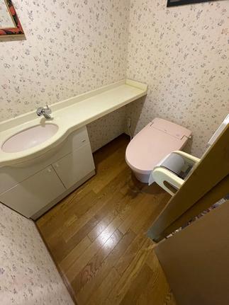 かわいいピンクのトイレ