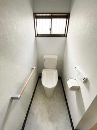 トイレ、洗面化粧台、内窓、玄関工事