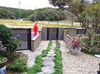 玄関から見た風景