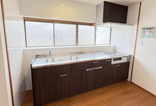 【中古物件リフォーム販売】家事ラク、最短動線。暮らしに馴染む壁付I型キッチンを♪