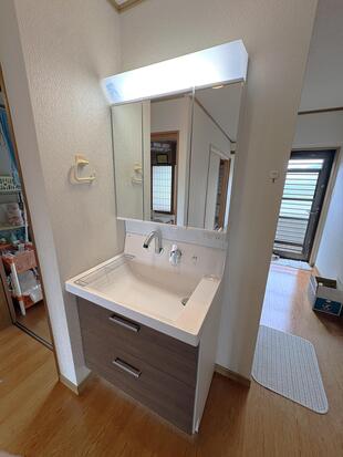 【島根県出雲市　O様邸】水漏れのお悩みをその日に解決！1日完了の洗面リフォーム！