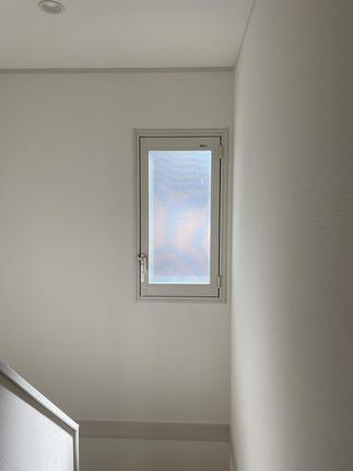 階段窓へインプラス設置