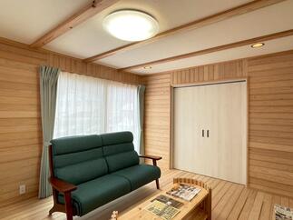 リビングリフォーム～無垢材の温もり空間～