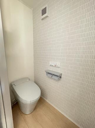 【トイレリフォーム】～ブルーグレーが映える、北欧テイスト～