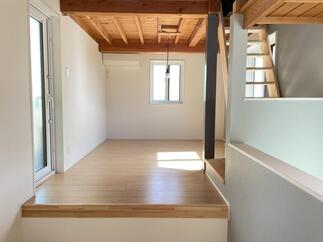 【寝室リフォーム】落ち着きのある配色で整えた、心地よい空間