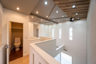 ２階ホール　施工後