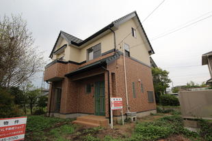 前橋市　ライトグレーのアクセントクロスでナチュラルインテリアに