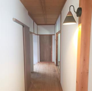 和モダンな廊下