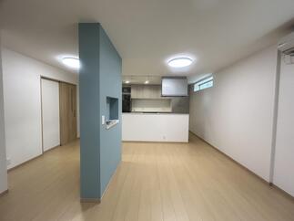 明るいリビングダイニング