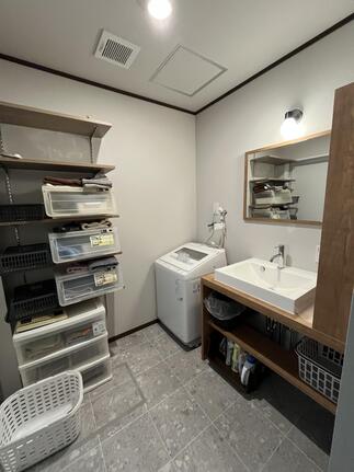 収納スペース多くとりました