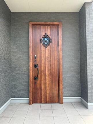 綺麗になった玄関ドア