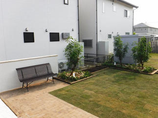 お気に入りのベンチで小休憩。