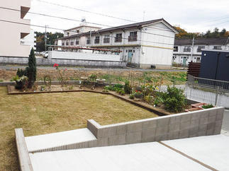 お庭で楽しくガーデニングが出来ます。